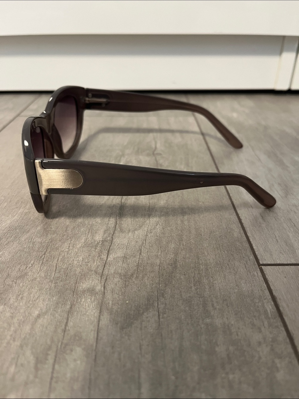 🤎HOST PICK 🤎 NWOT Stylish Taupe Sunglasses - Picture 4 of 6